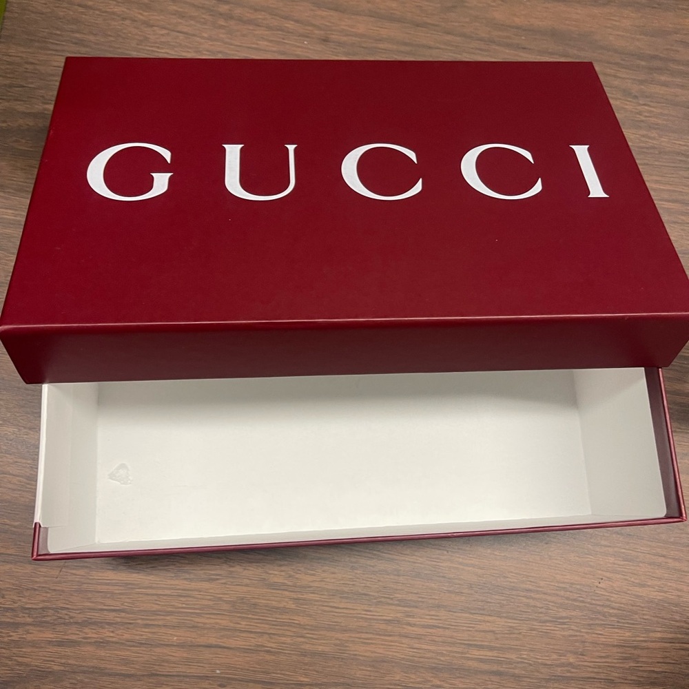 Gucci Red Box - Picture 2 of 2